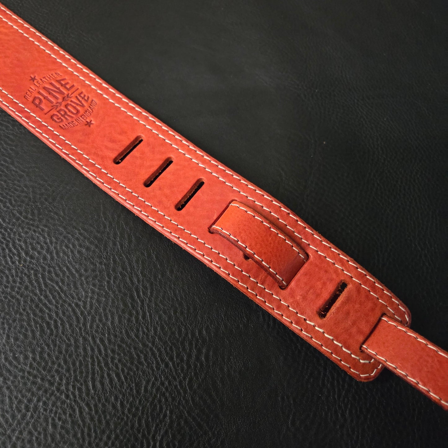 GS41 Leather Guitar Strap - old stock - red (2)