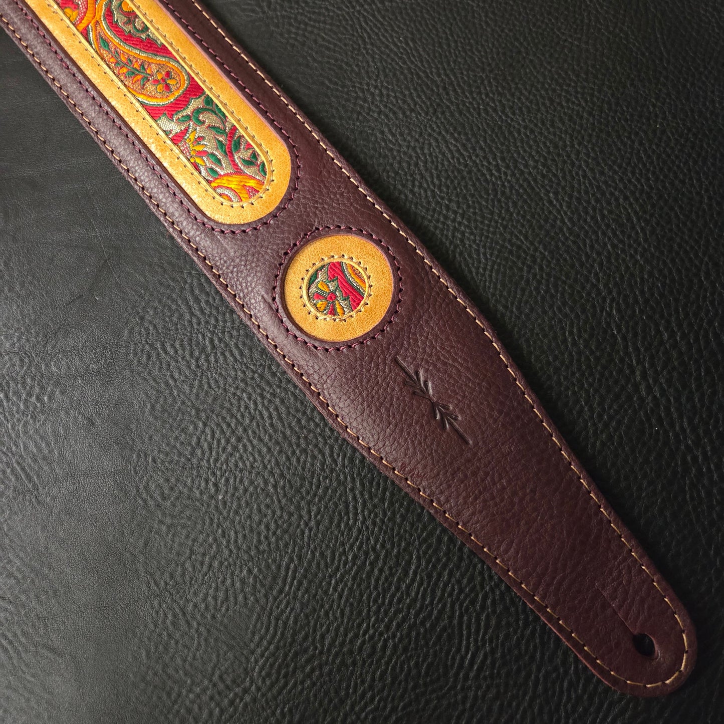 GS58T Leather Guitar Strap - Kashmir