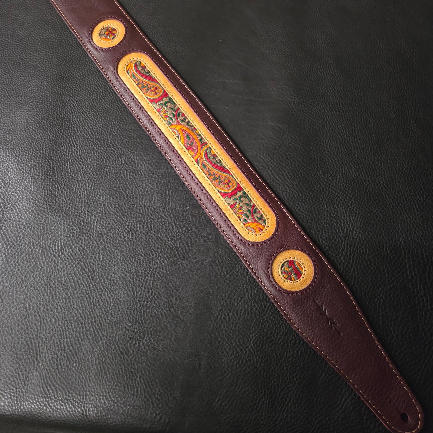 GS58T Leather Guitar Strap - Kashmir