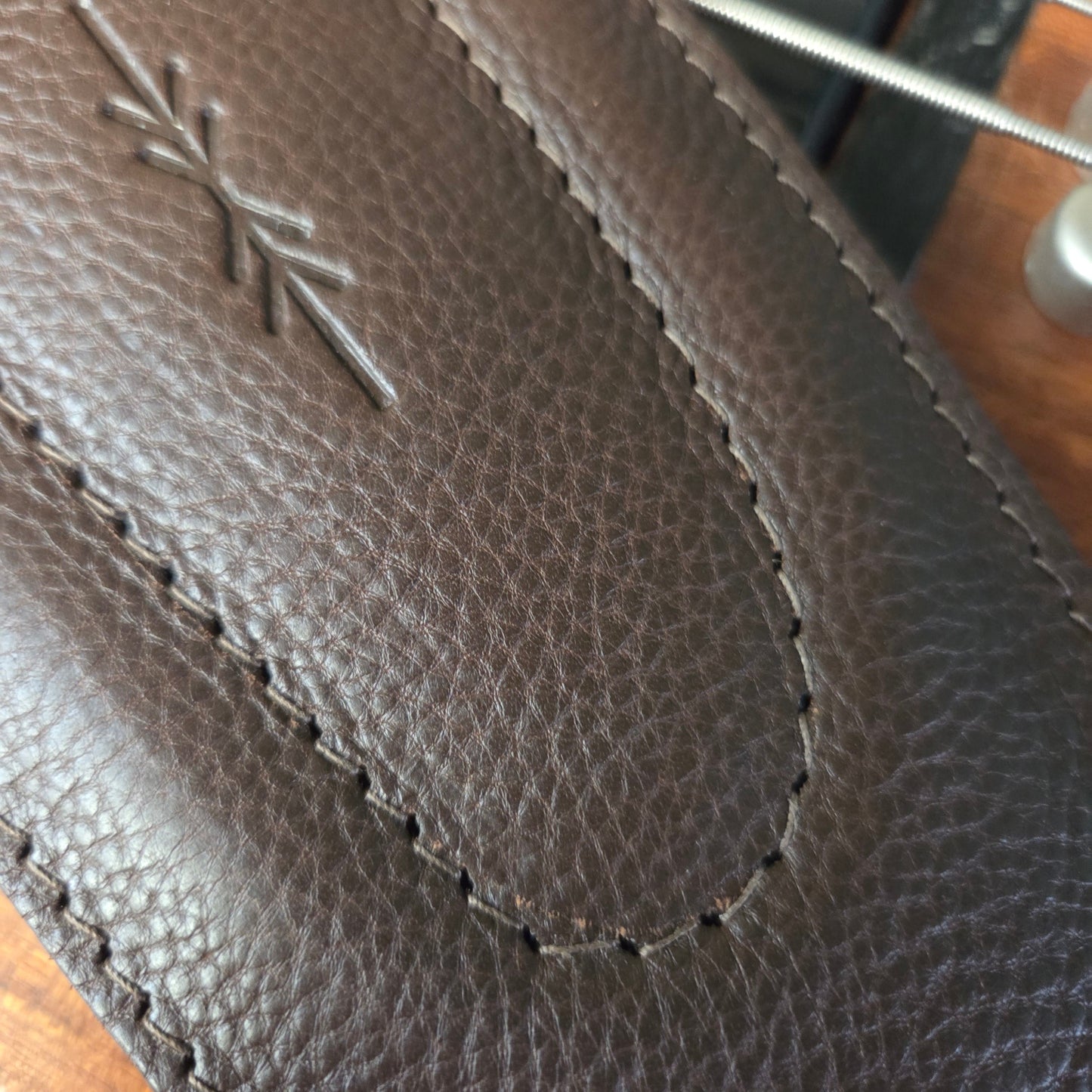 BS68 Brown 4" Leather Bass Strap - B-stock