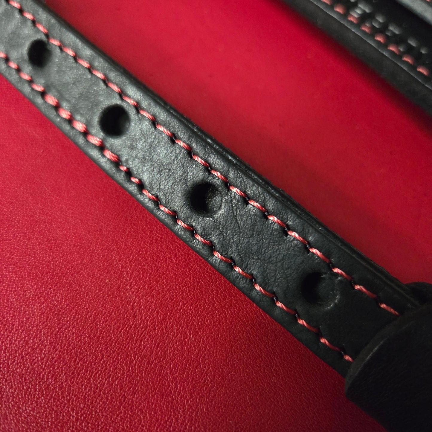 GS24 Black Leather Rockabilly Guitar Strap - B-stock