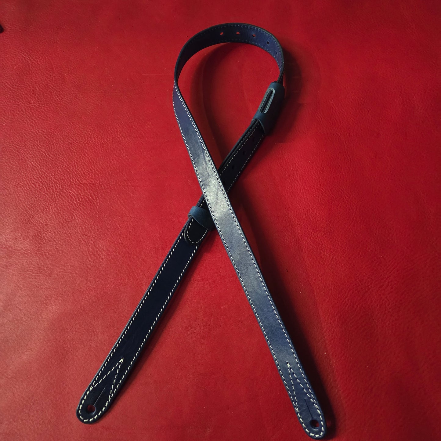 GS55 Slim Blue Leather Guitar Strap - old stock