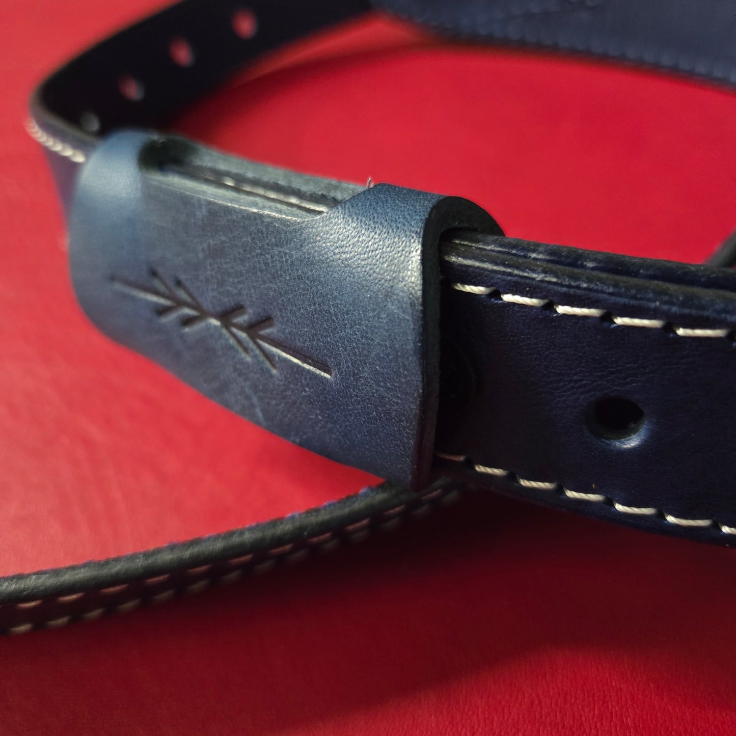 GS55 Slim Blue Leather Guitar Strap - old stock