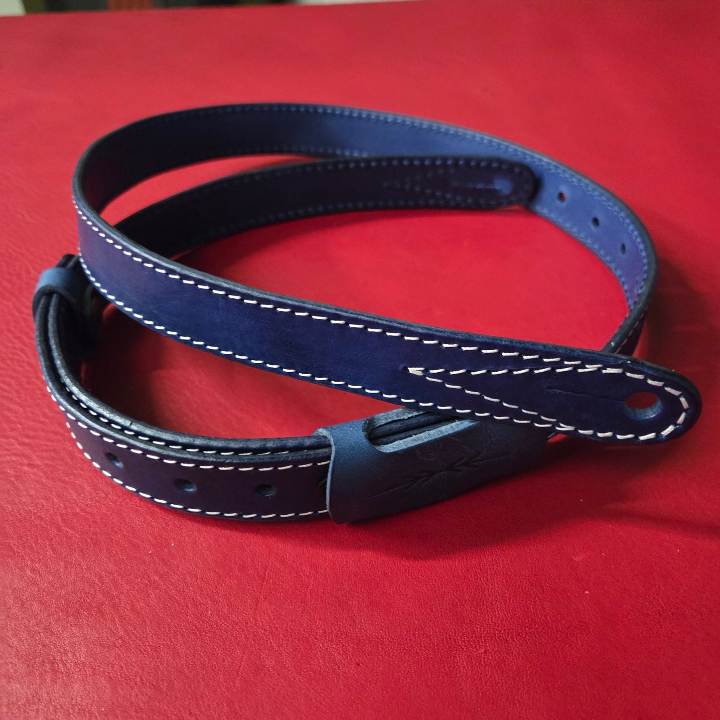 GS55 Slim Blue Leather Guitar Strap - old stock