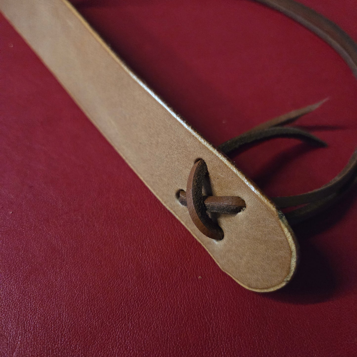 MS50 Tan Leather Mandolin Strap - B-stock
