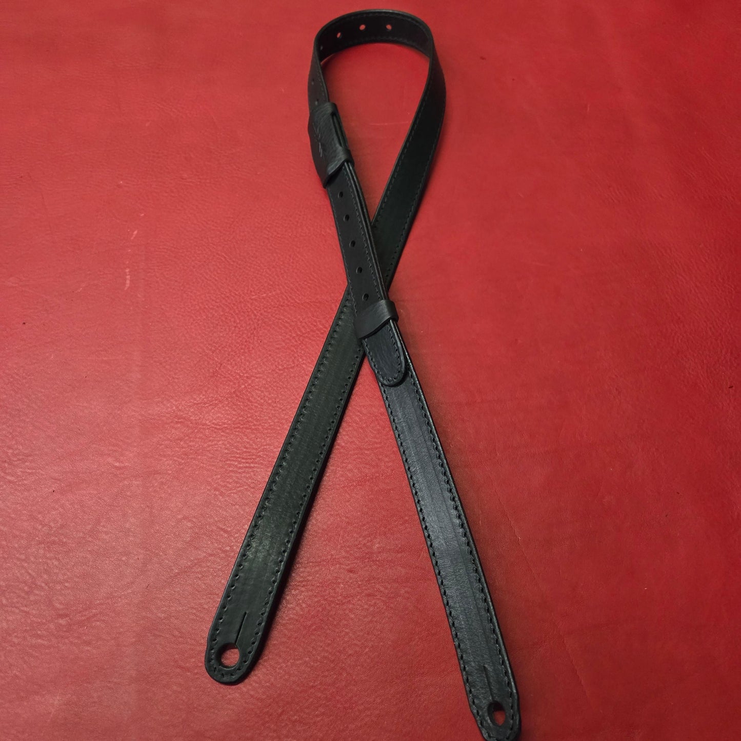 GS55 Slim Black Leather Guitar Strap - large pin-holes