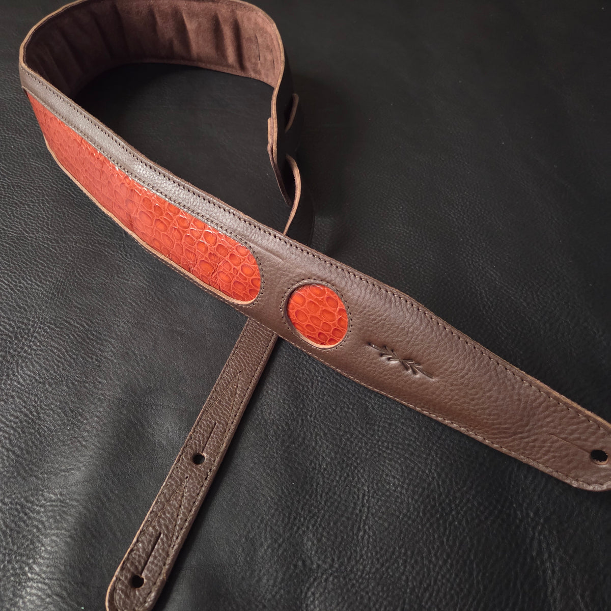 GS58 Leather Guitar Strap - old stock