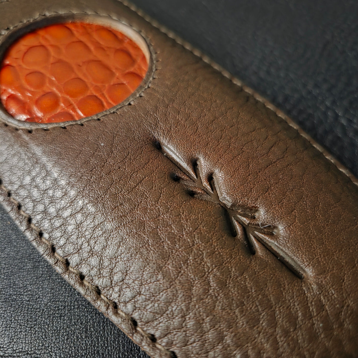 GS58 Leather Guitar Strap - old stock