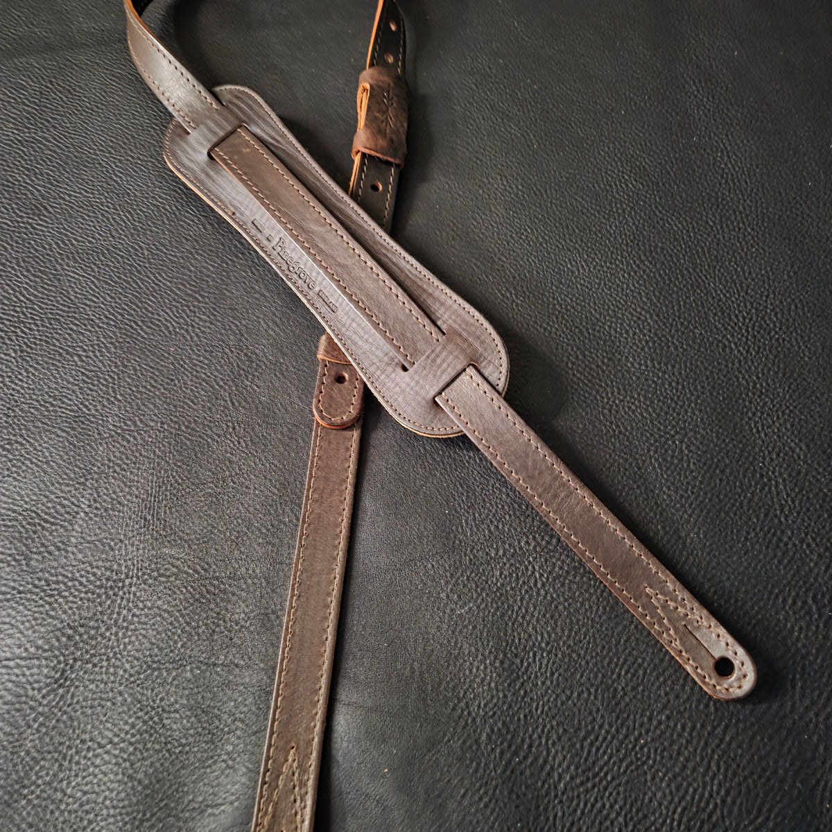 GS25 Brown Leather Rockabilly Guitar Strap - B-stock