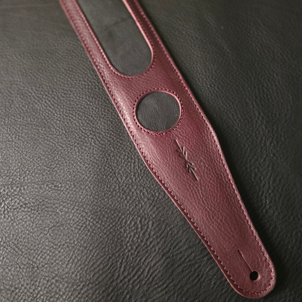 GS58 Leather Guitar Strap - old stock (2)