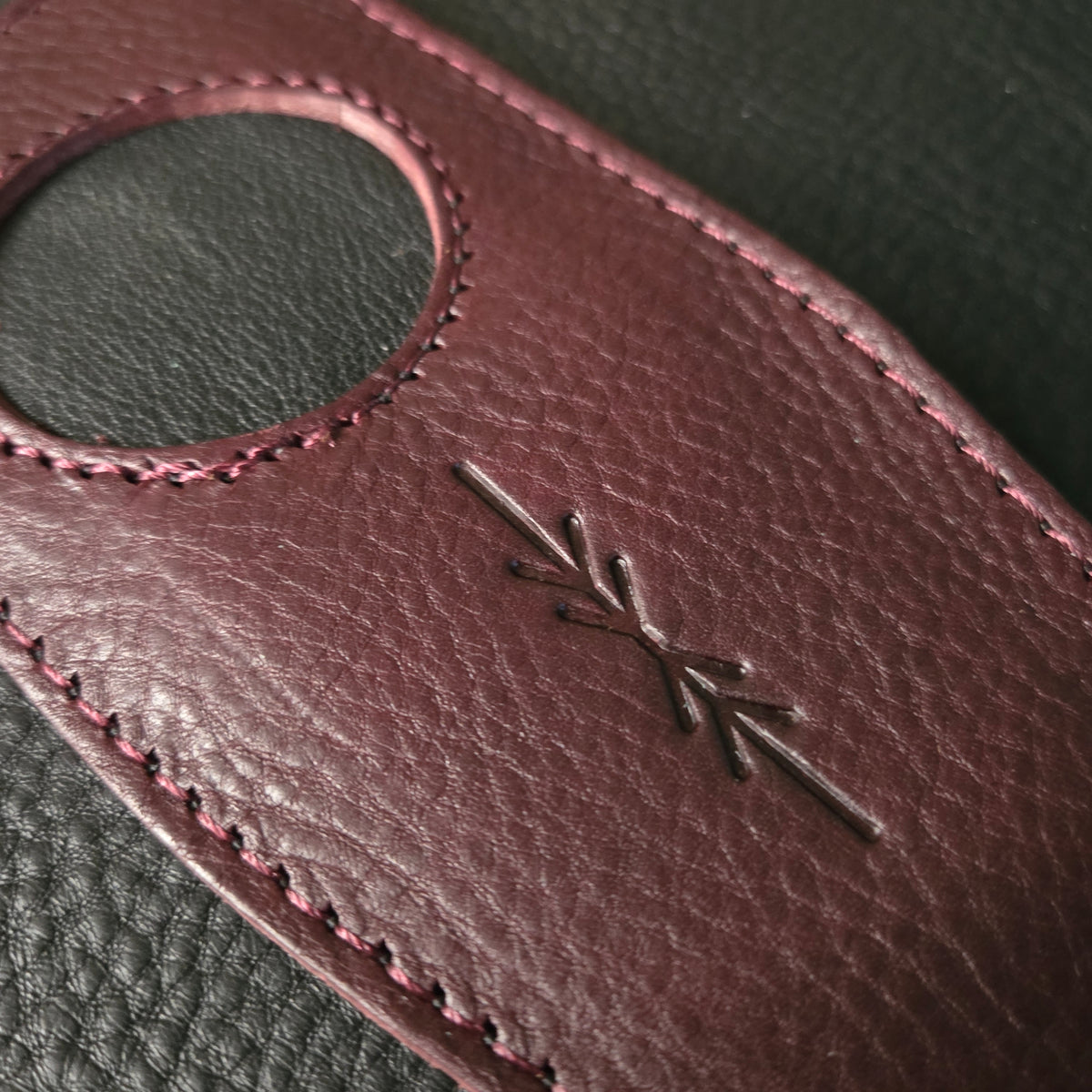 GS58 Leather Guitar Strap - old stock (2)