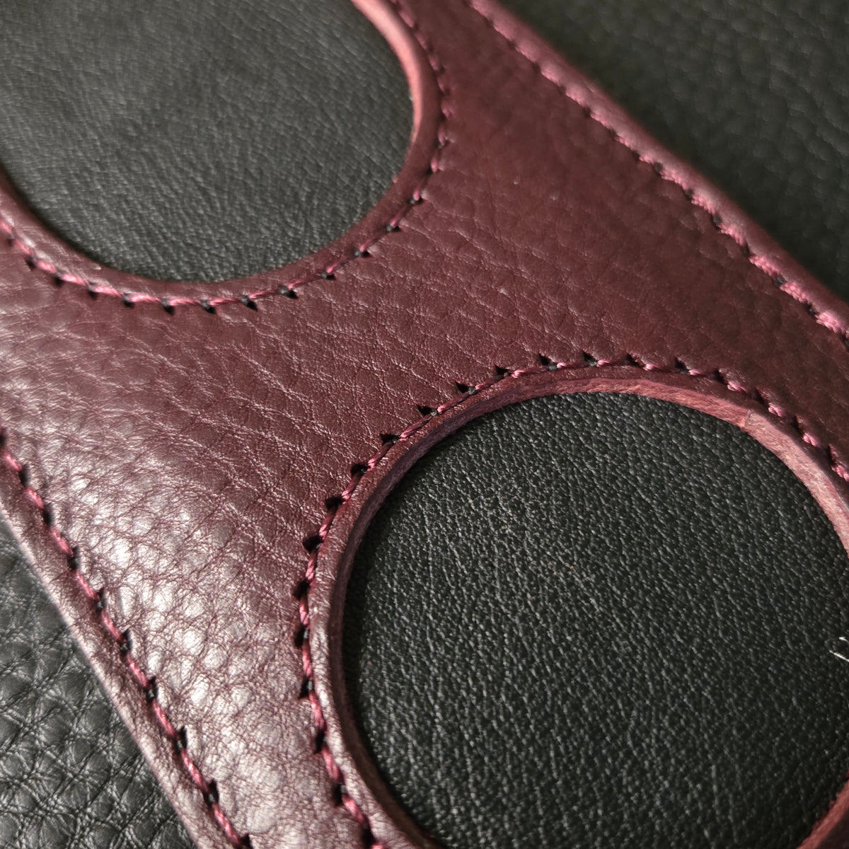 GS58 Leather Guitar Strap - old stock (2)