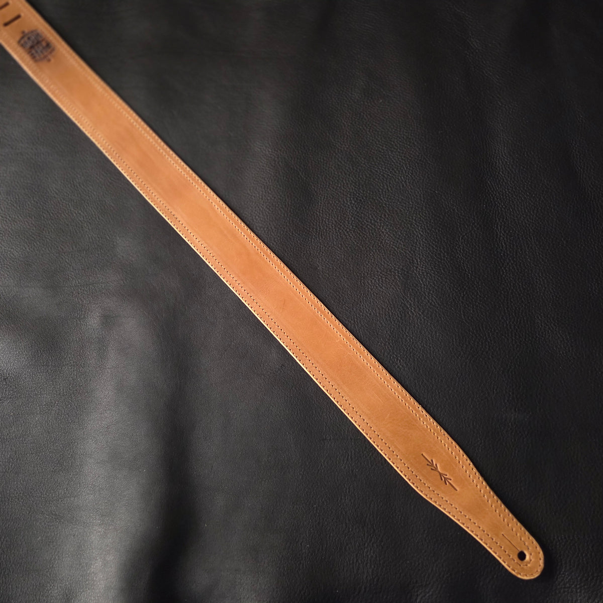 GS41 Tan Leather Guitar Strap - B-stock