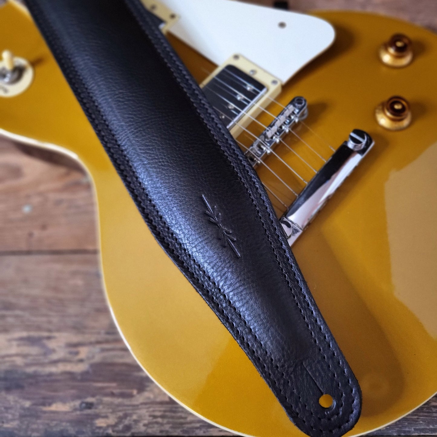BS63 Wide Padded Guitar Strap - Natural Leather