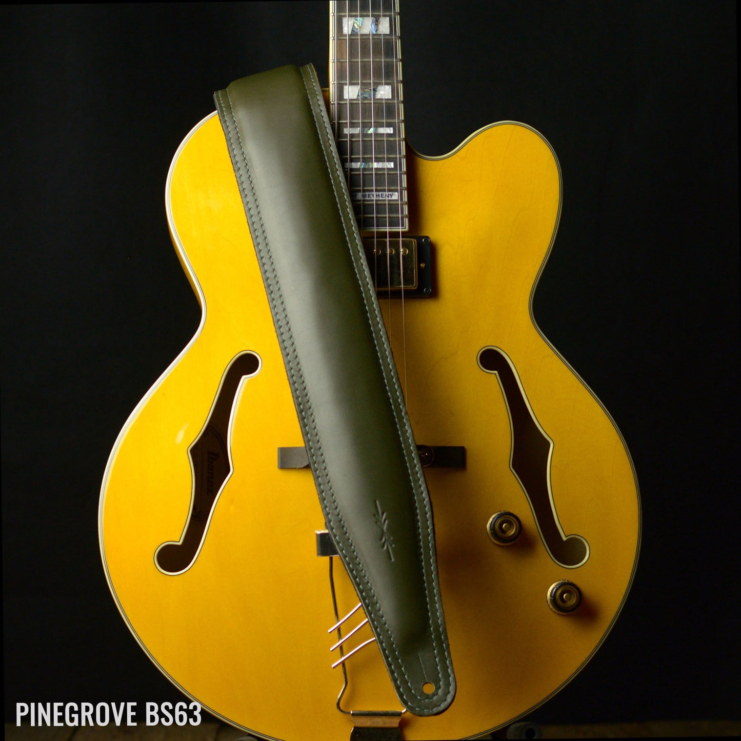 BS63 Wide Padded Guitar Strap - Smooth Leather