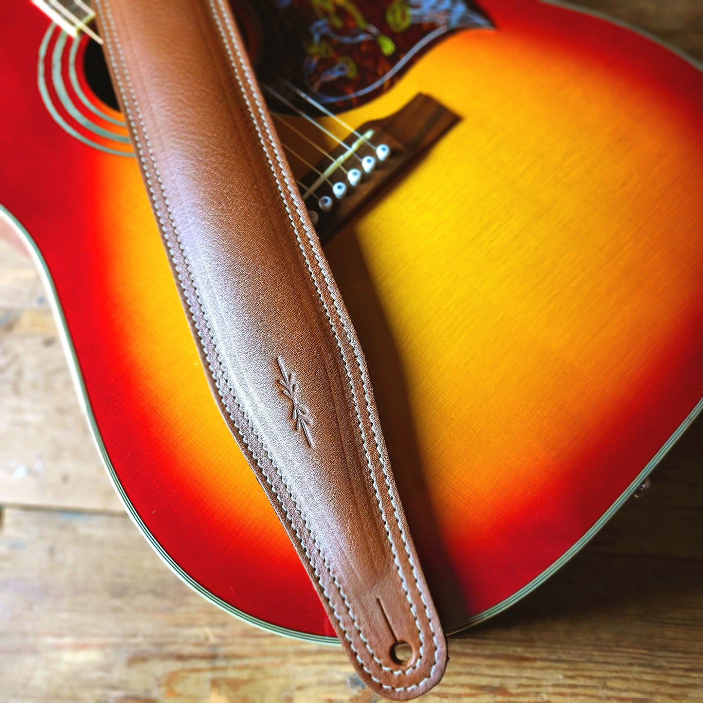 BS63 Wide Padded Guitar Strap - Natural Leather