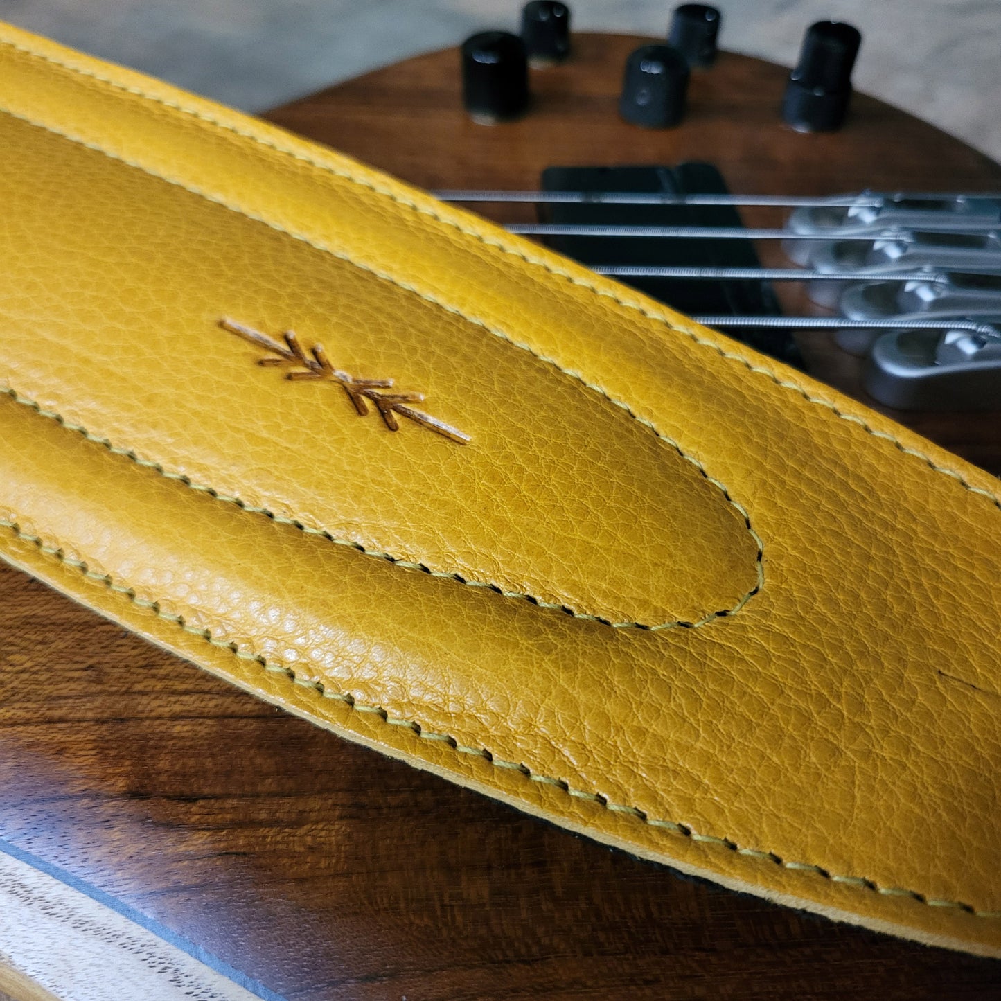 BS68 4" Surfboard Bass Guitar Strap - Natural Leather
