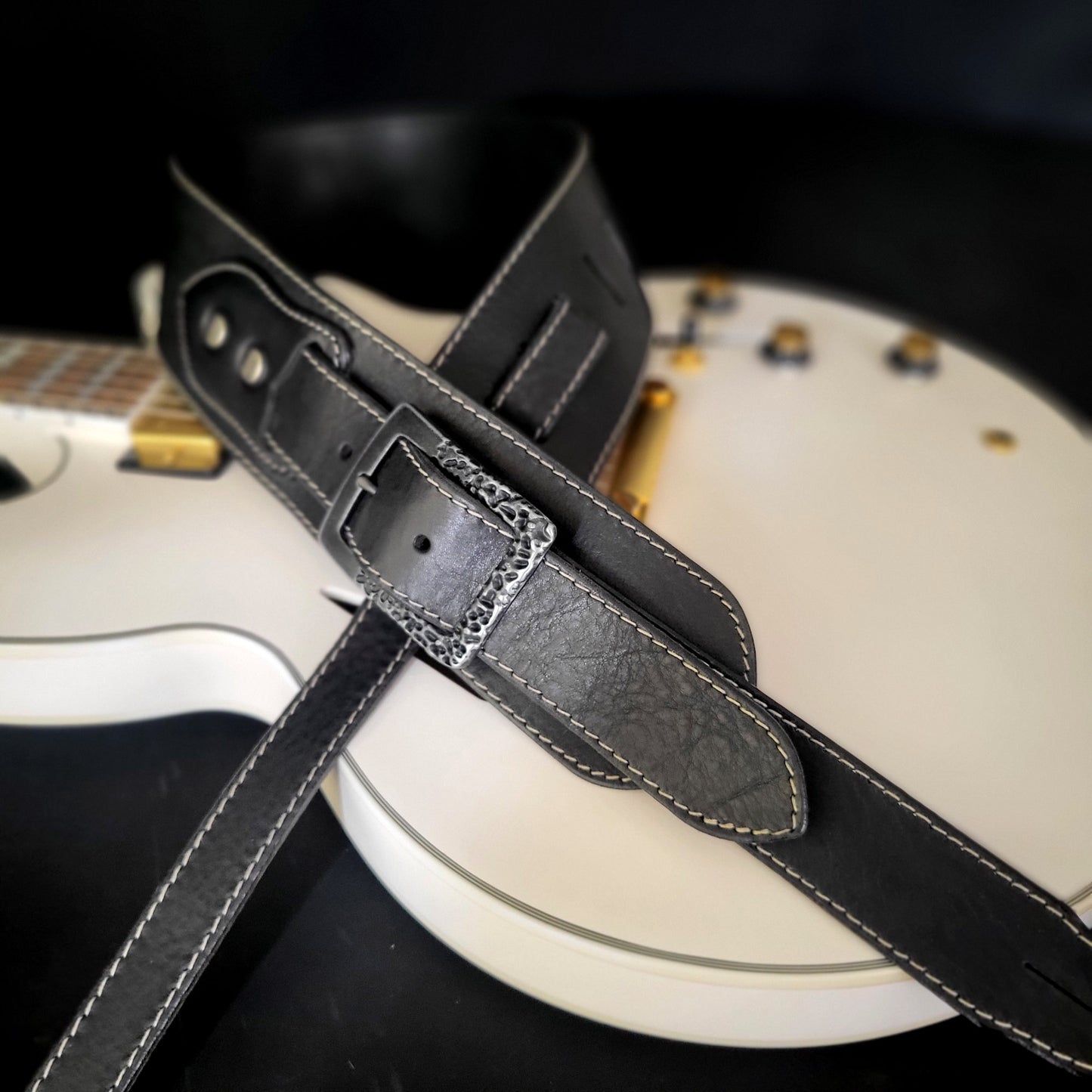 BS79 Guitar Strap With Lava Buckle