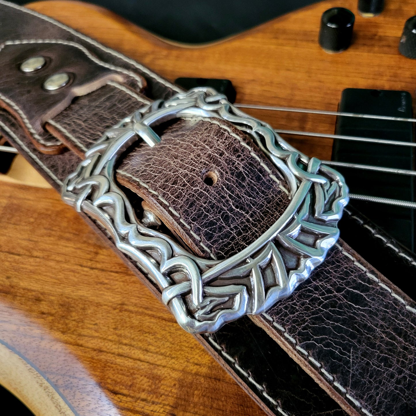 BS79 Guitar Strap With Gothic Buckle