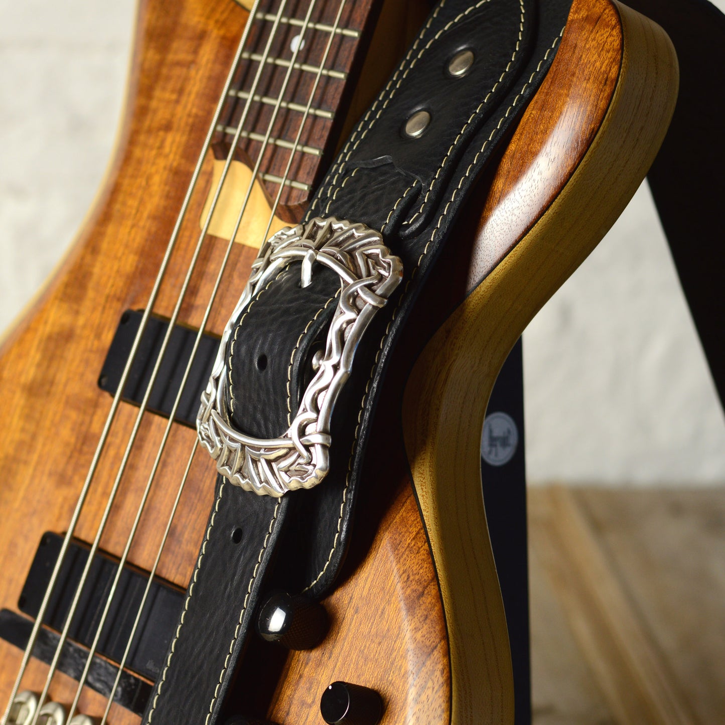 BS79 Guitar Strap With Gothic Buckle