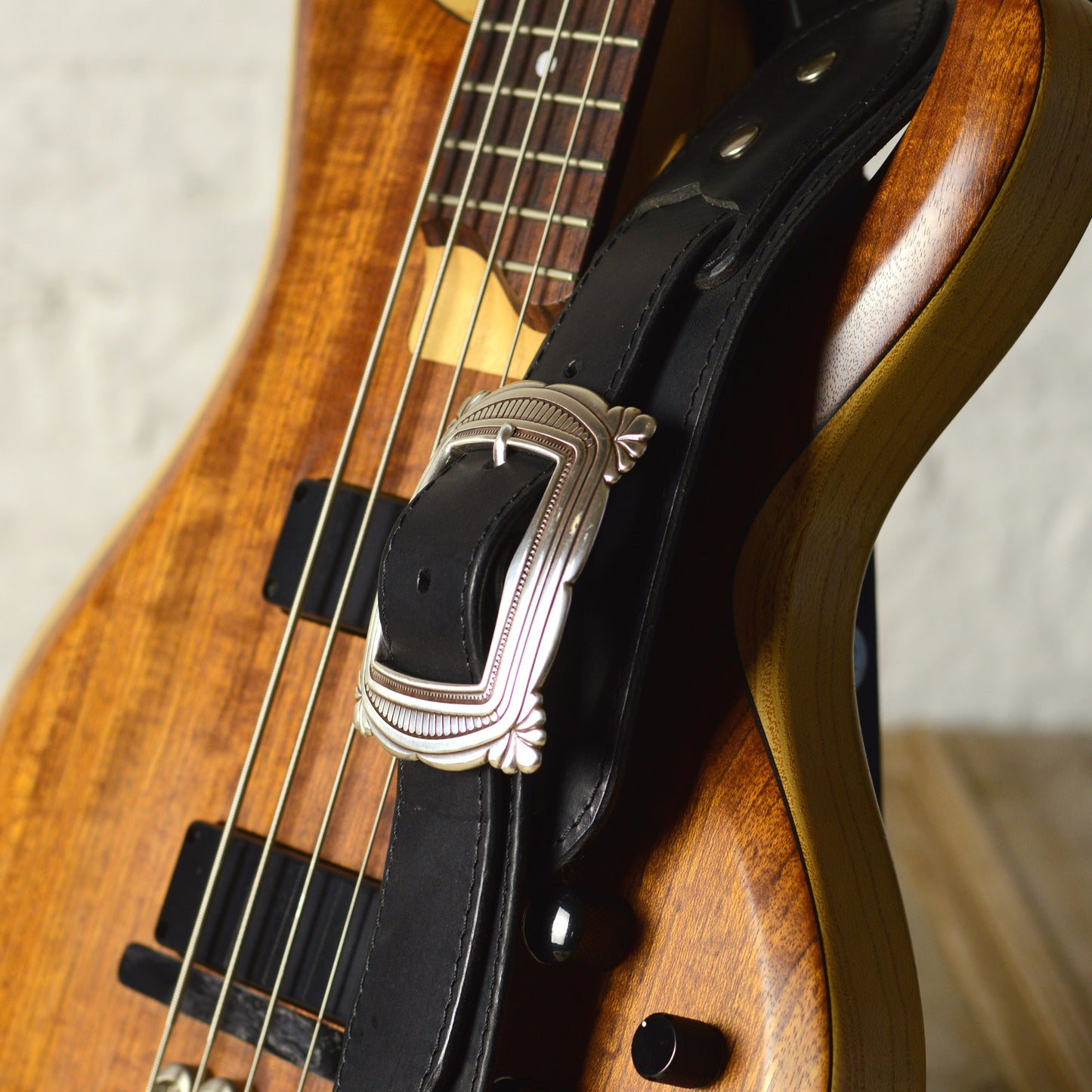 BS79 Guitar Strap With Art Deco Buckle
