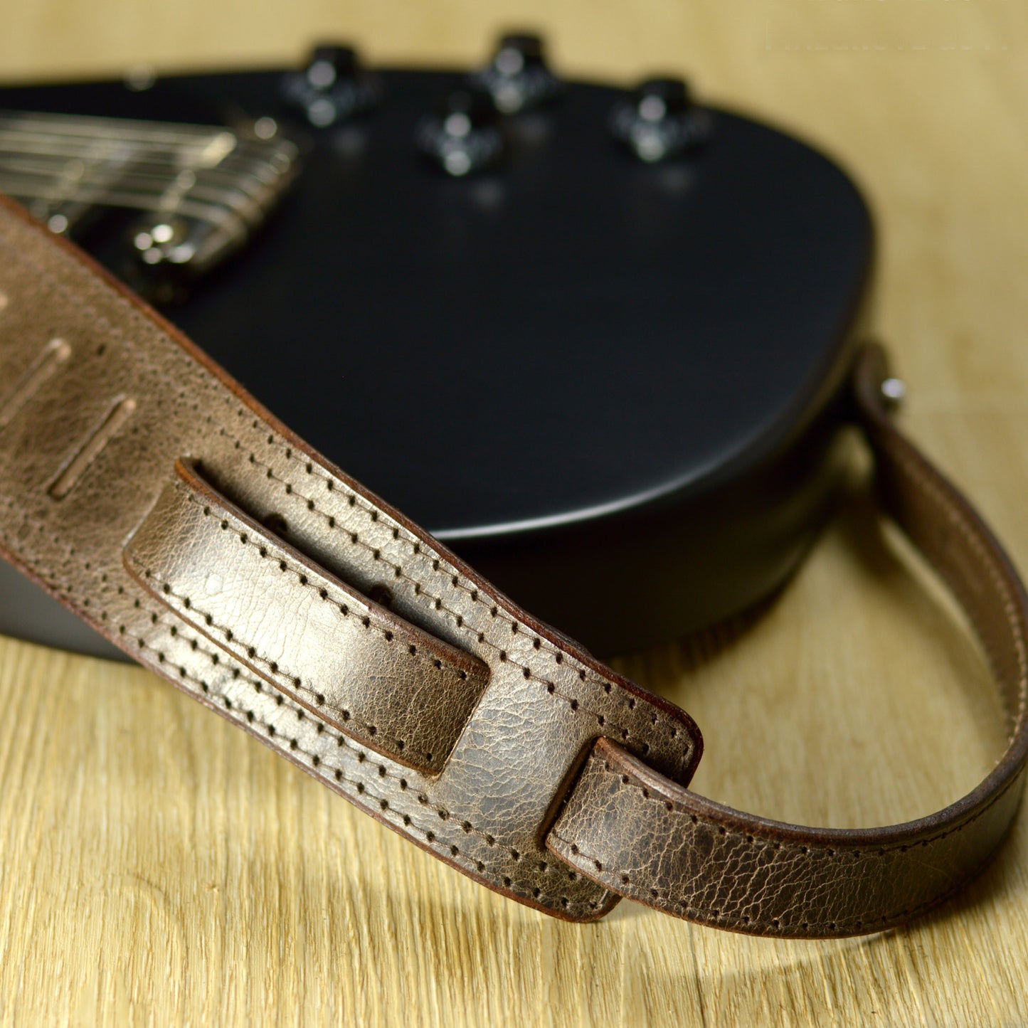 GS51 Solid Leather Guitar Strap