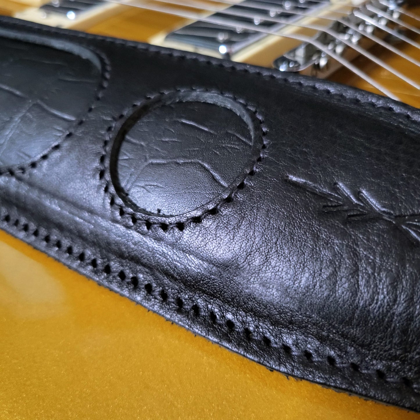 GS58T Triple Colour Guitar Strap