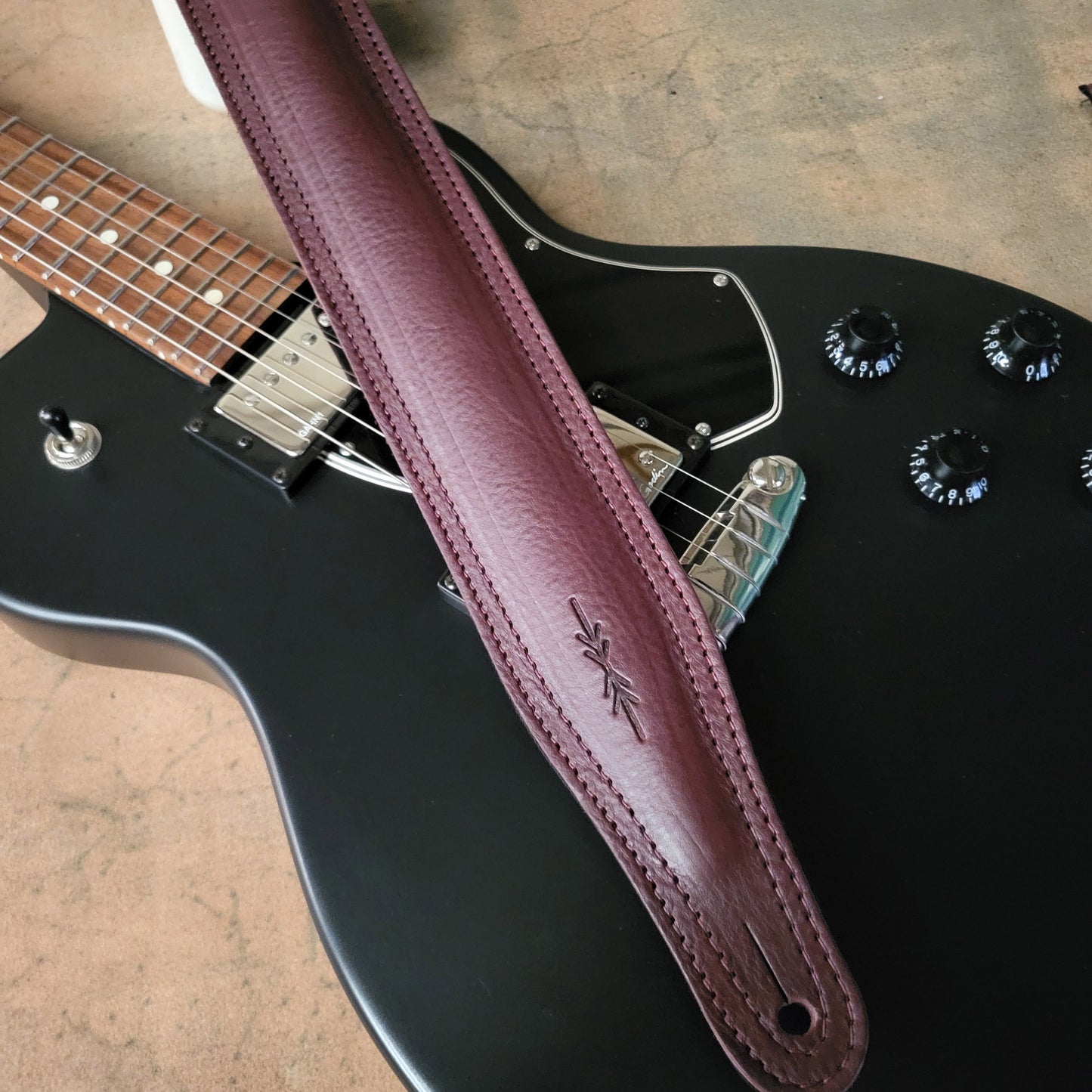 GS61 Padded Guitar Strap - Natural Leather