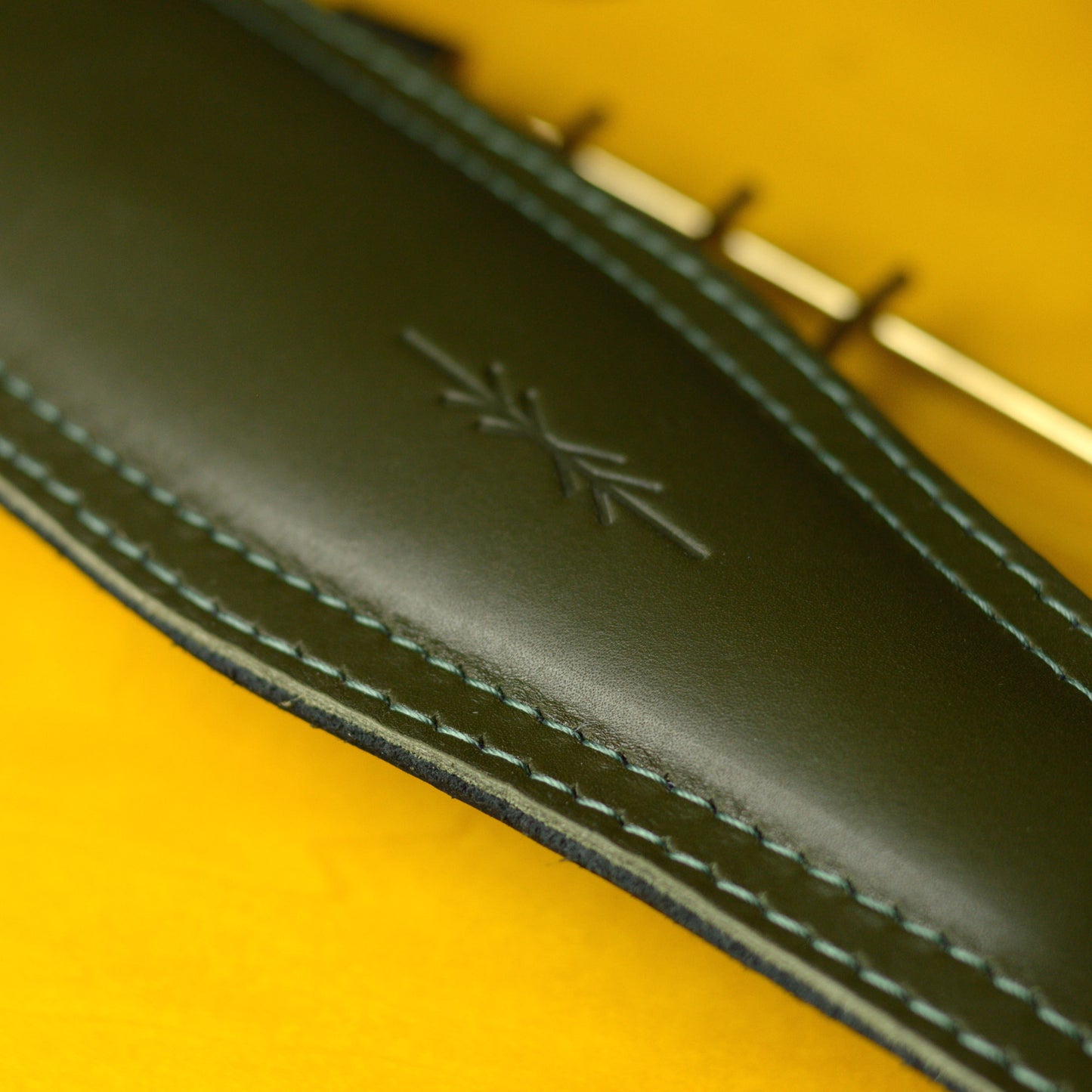 GS61 Padded Guitar Strap - Smooth Leather