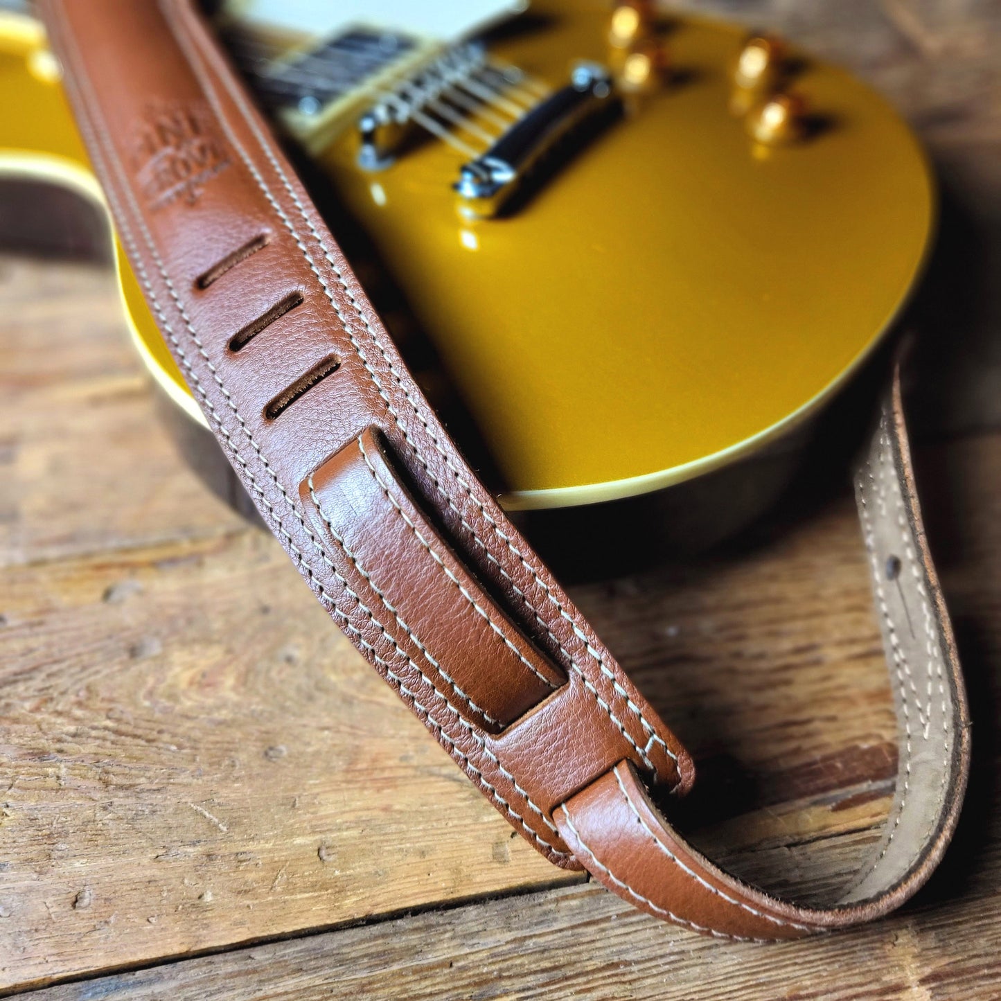 GS61 Padded Guitar Strap - Natural Leather