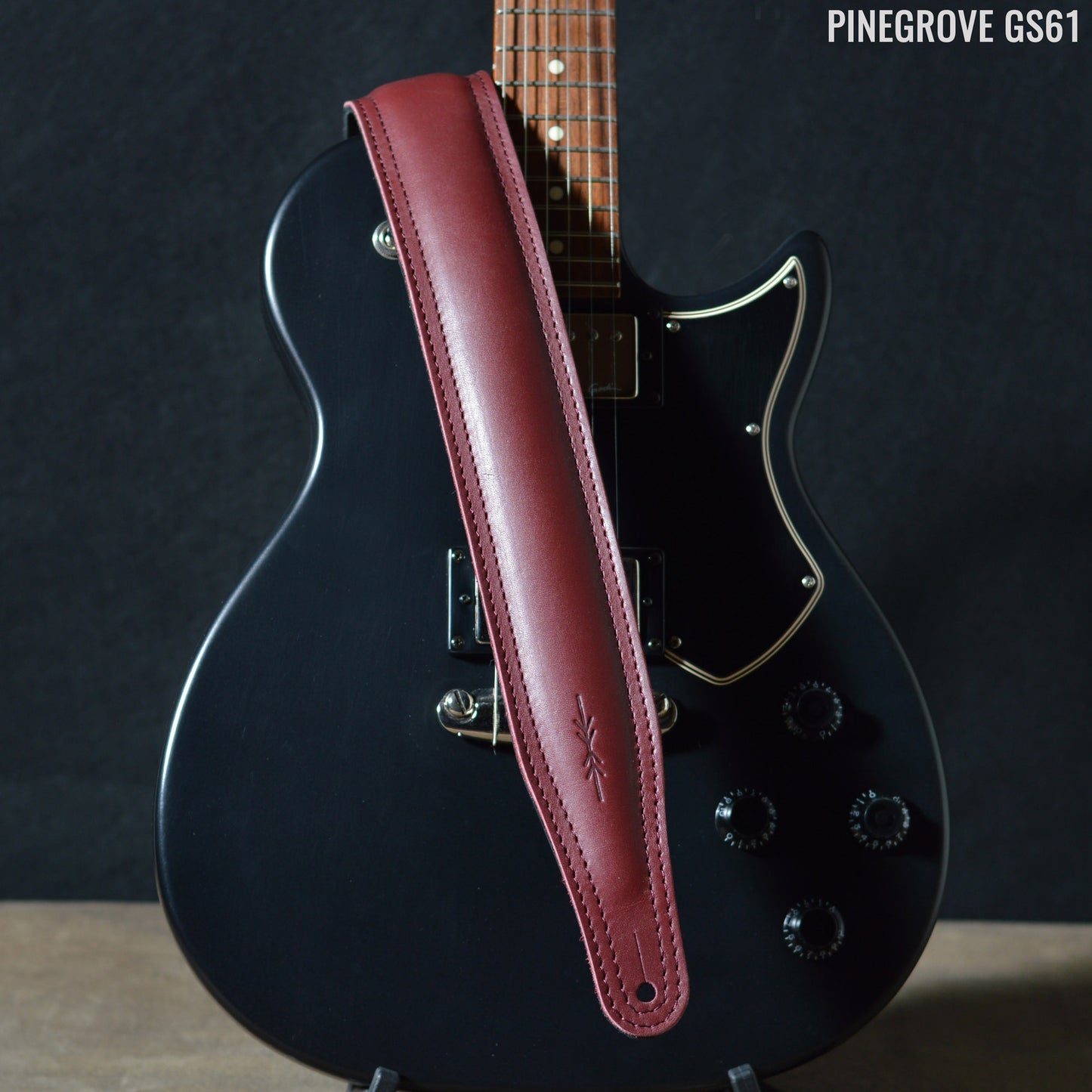GS61 Padded Guitar Strap - Smooth Leather