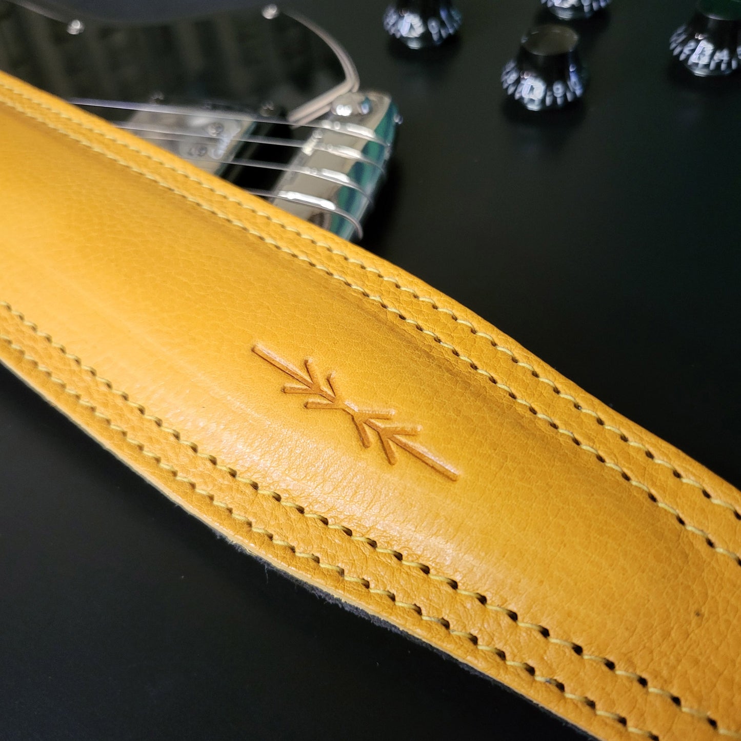 GS61 Padded Guitar Strap - Natural Leather