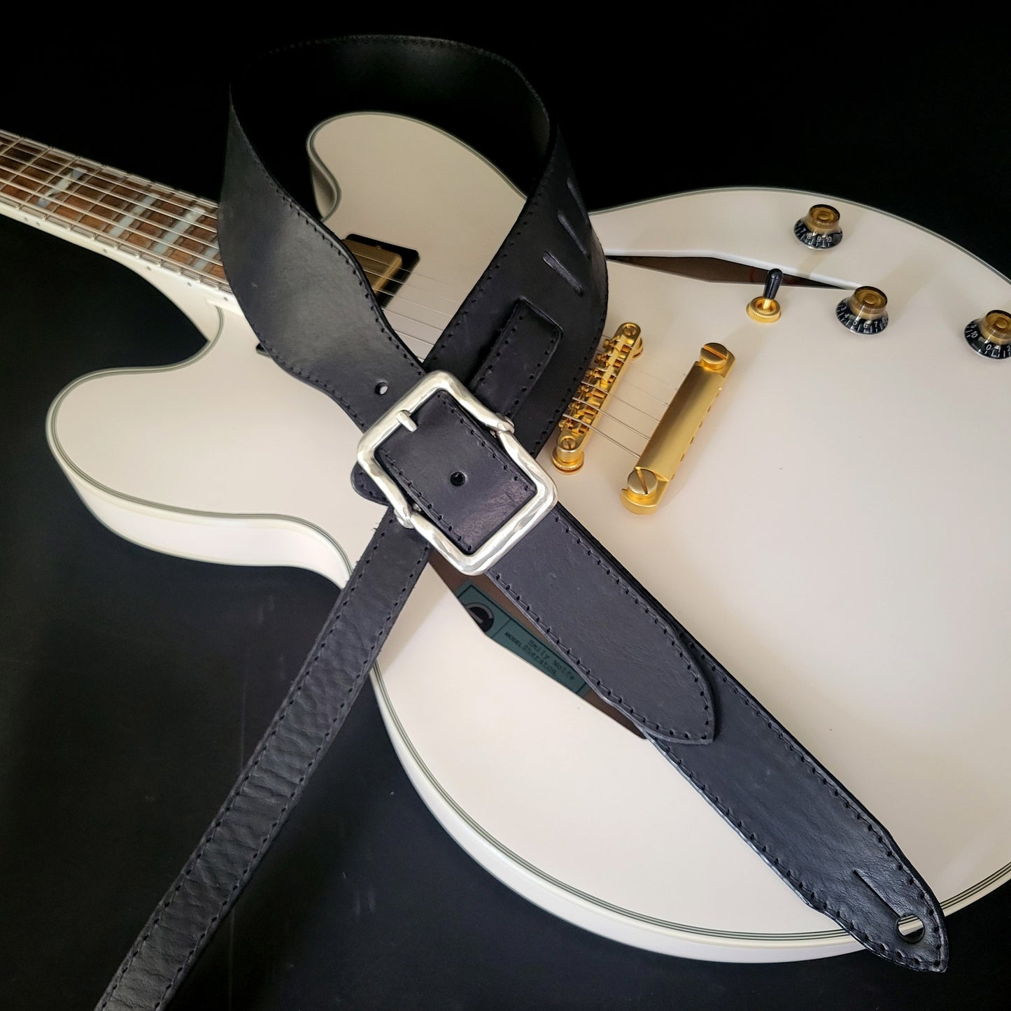 GS78 Leather Guitar Strap With Twister Buckle