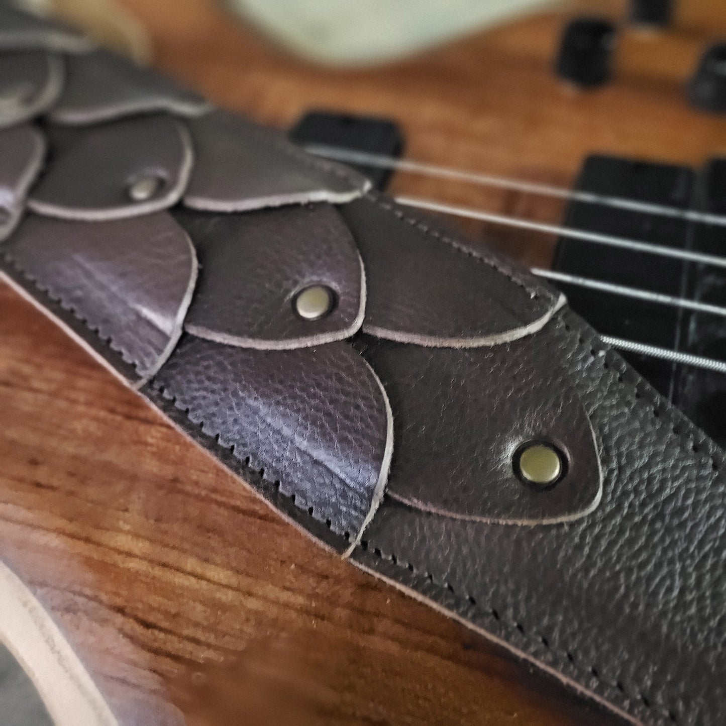 GS92 DragonSkin Guitar Strap