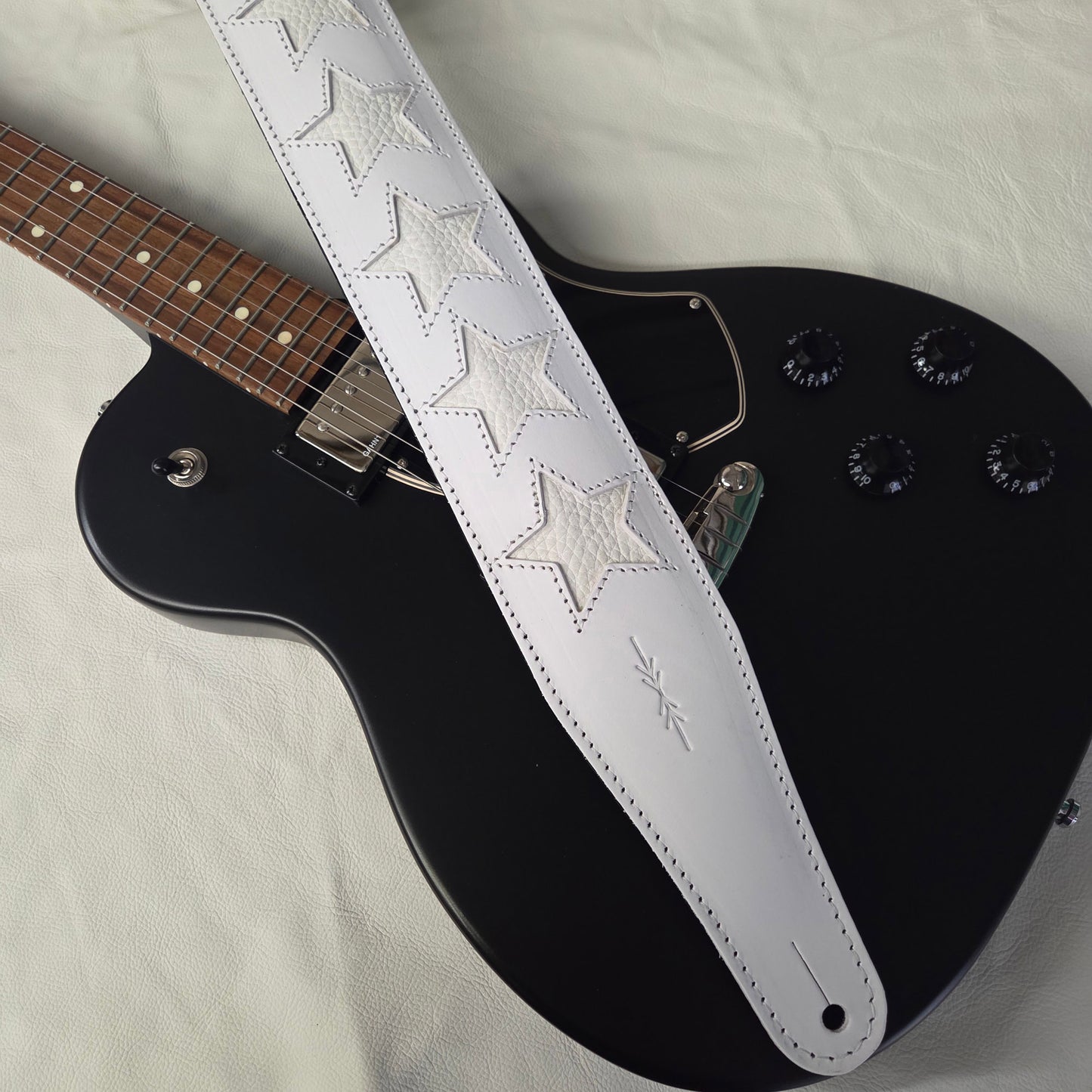 GS96 Leather Guitar Strap With Stars