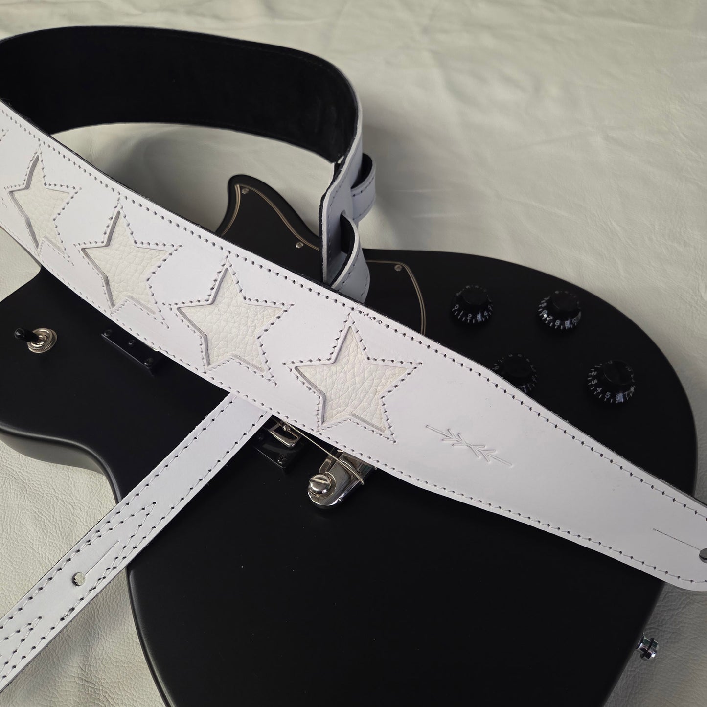 GS96 Leather Guitar Strap With Stars