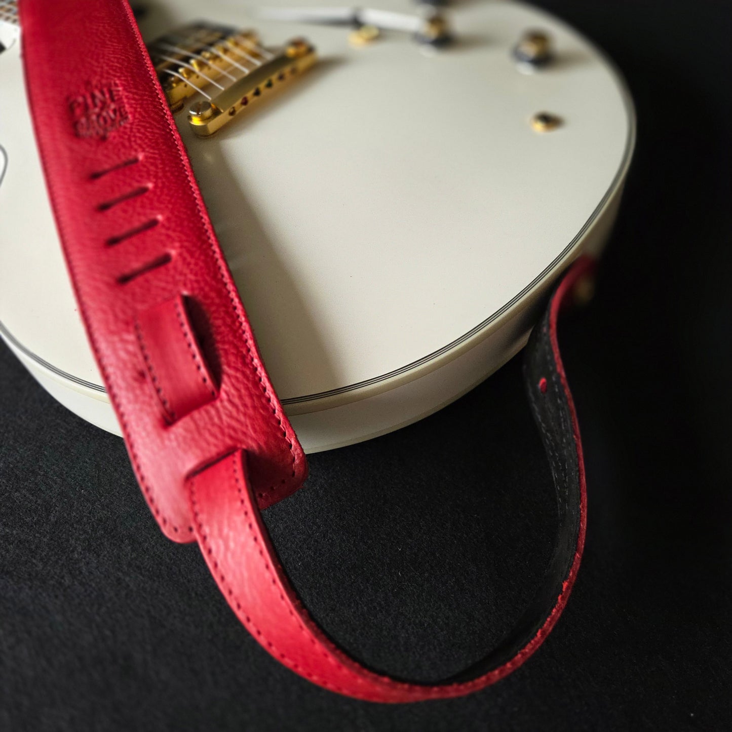 GS96 Leather Guitar Strap With Stars