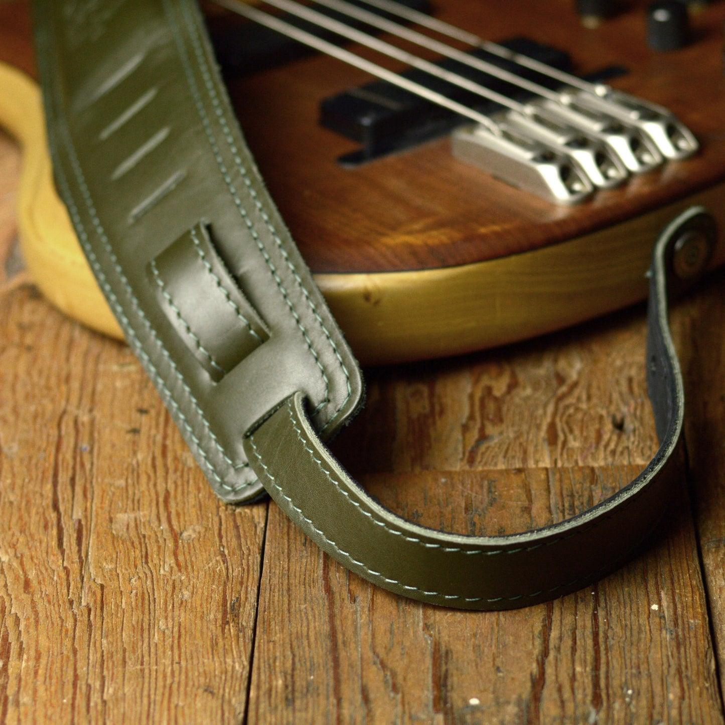 GS98 'Woodstock' Leather Guitar Strap