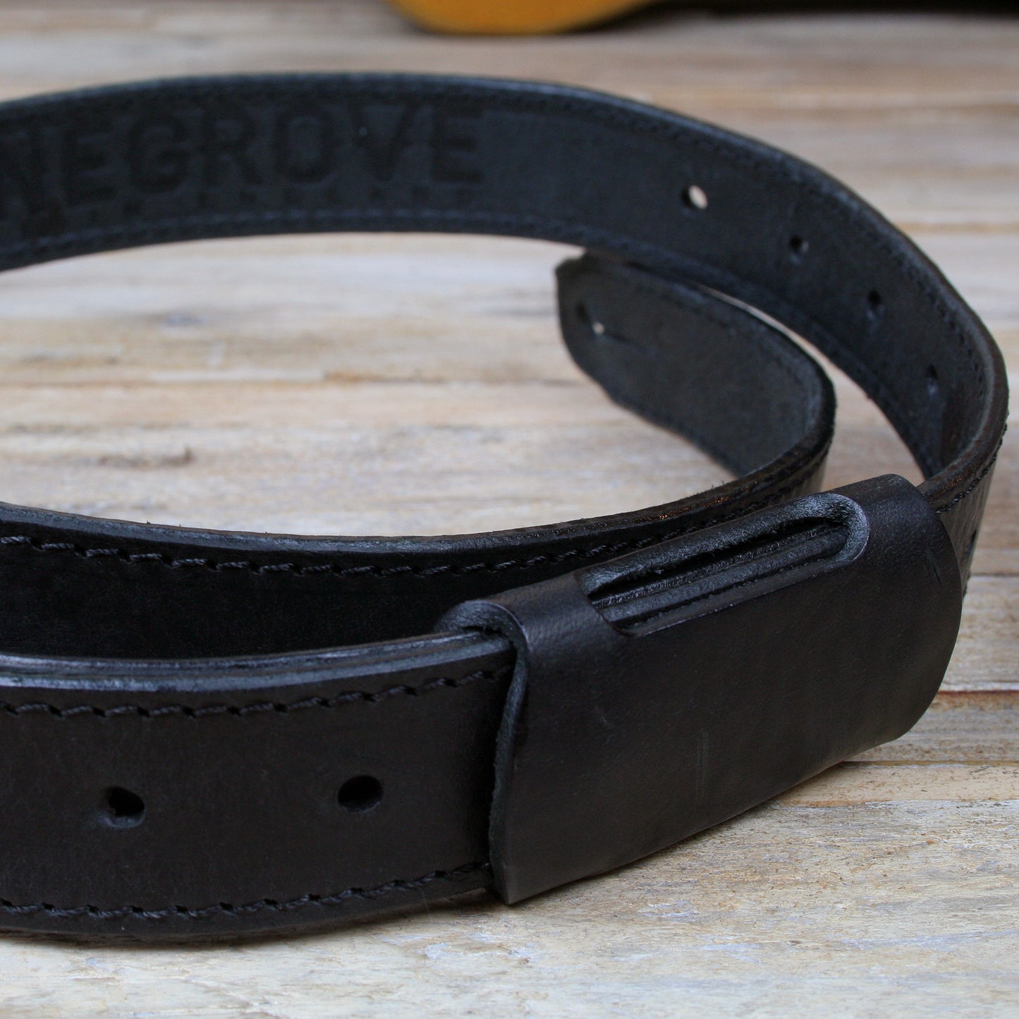 GS55 Slim Leather Guitar Strap
