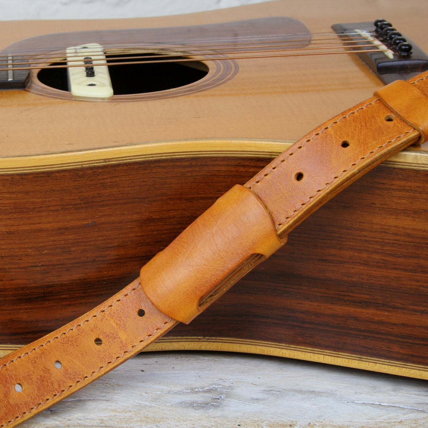 GS55 Slim Leather Guitar Strap